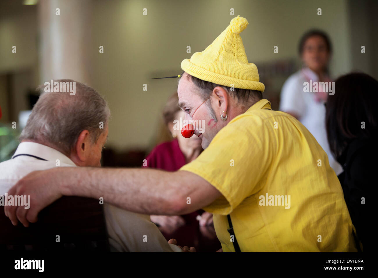 Lustige Senioren Stockfotos & Lustige Senioren Bilder - Alamy