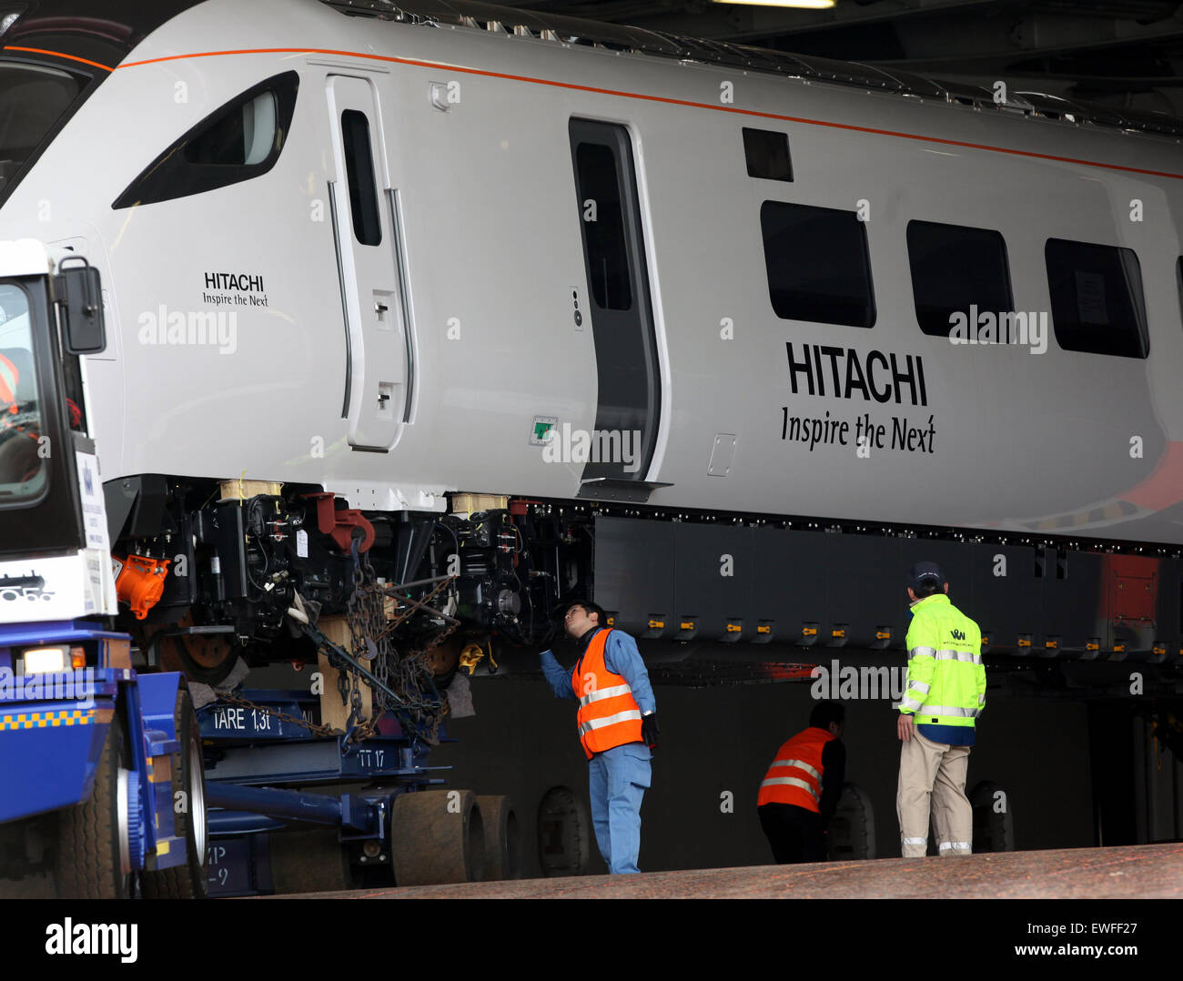 Datei-PICS: Southampton, Hampshire, UK. 12. März 2015. Die Regierung wird heute erwartet, zu verkünden, dass ein £ 1 Milliarde Projekt zur Revolutionierung der Bahnverkehr auf der Great Western Hauptstrecke spät und massiv über dem Budget.  Es könnte bedeuten, eine Flotte von Japanisch anmutenden Hochgeschwindigkeitszüge sind spät im Dienst, zwingt Passagiere leiden Überbelegung länger als erwartet. Bildnachweis: Jason Kay/Alamy Live News Stockfoto