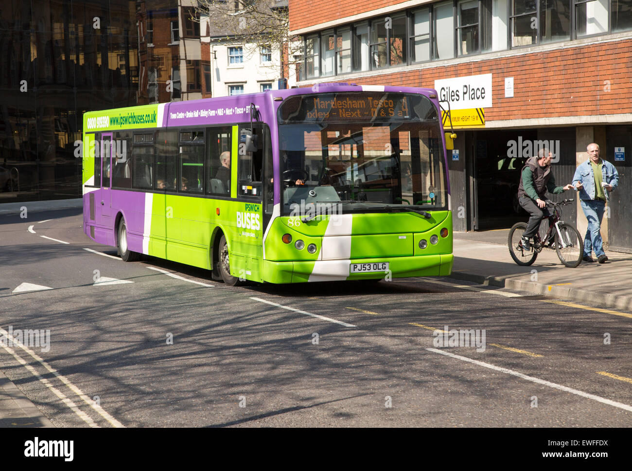 Einzelne Doppeldecker-Bus in zentralen Ipswich, Suffolk, England, UK Stockfoto