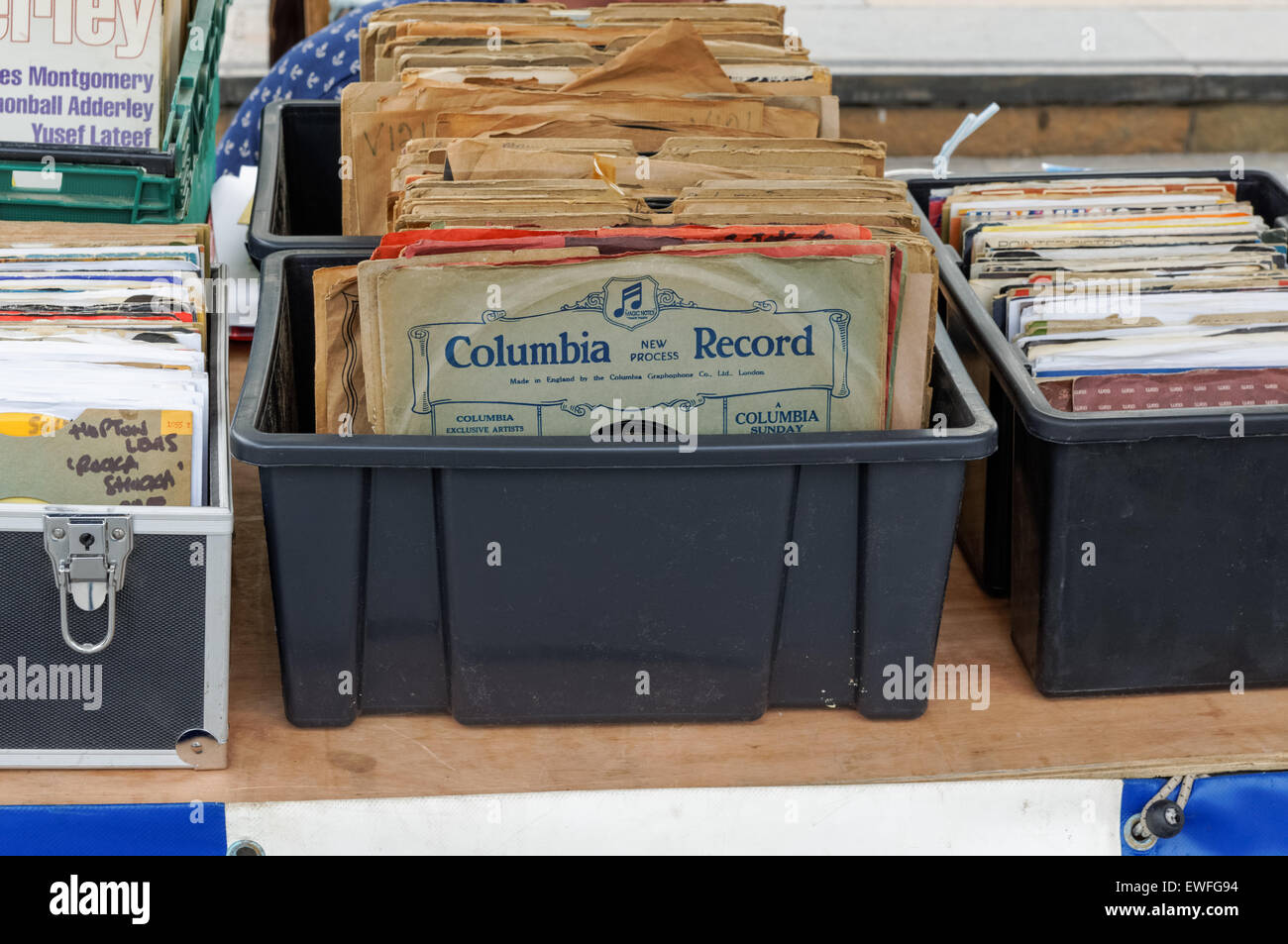 Second Hand Schallplatten auf dem Flohmarkt in Greenwich, London England Vereinigtes Königreich UK Stockfoto