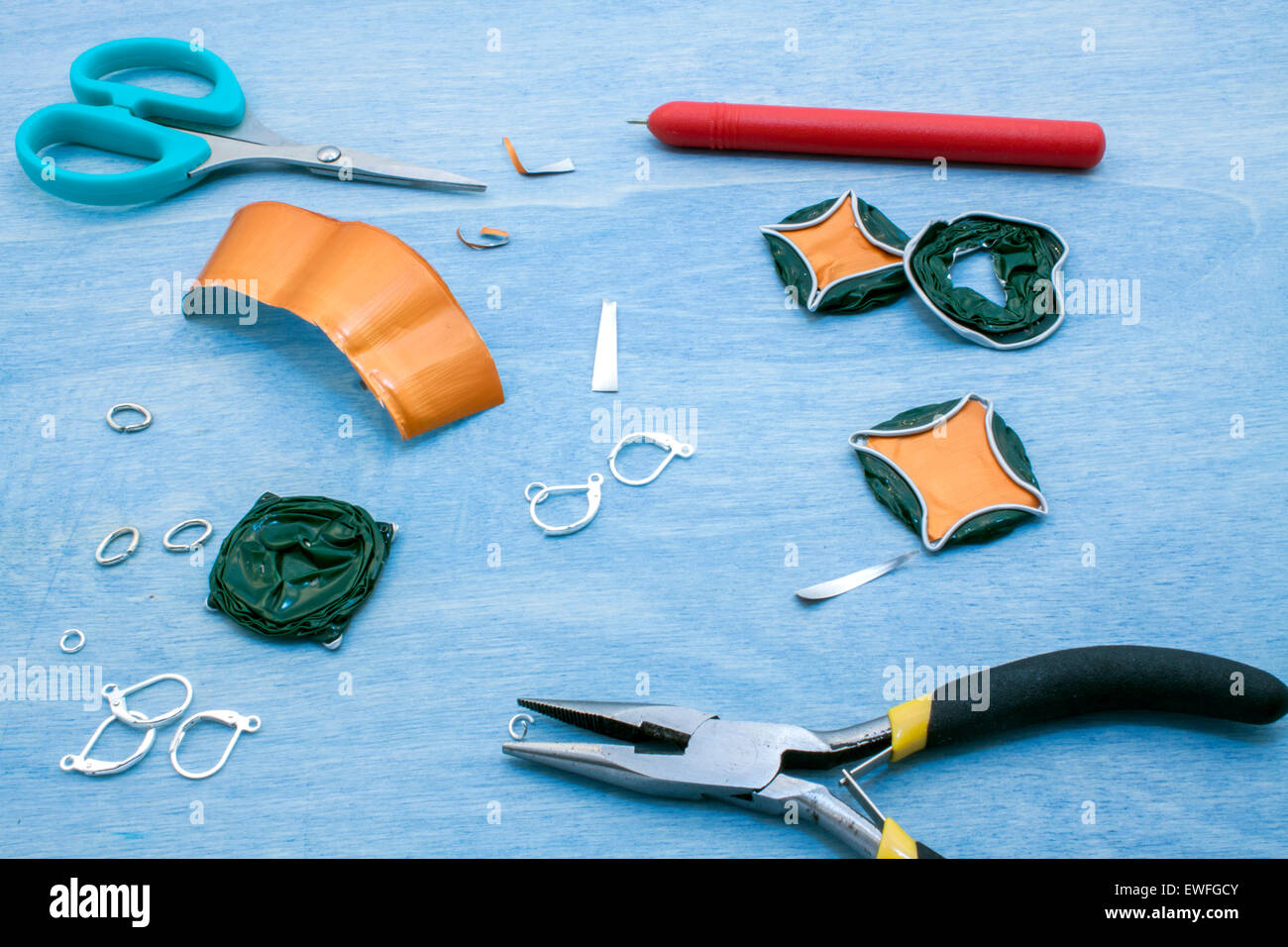 einige der Tools erforderlich, um Schmuck und das Personal Kostüm verwendet Stockfoto