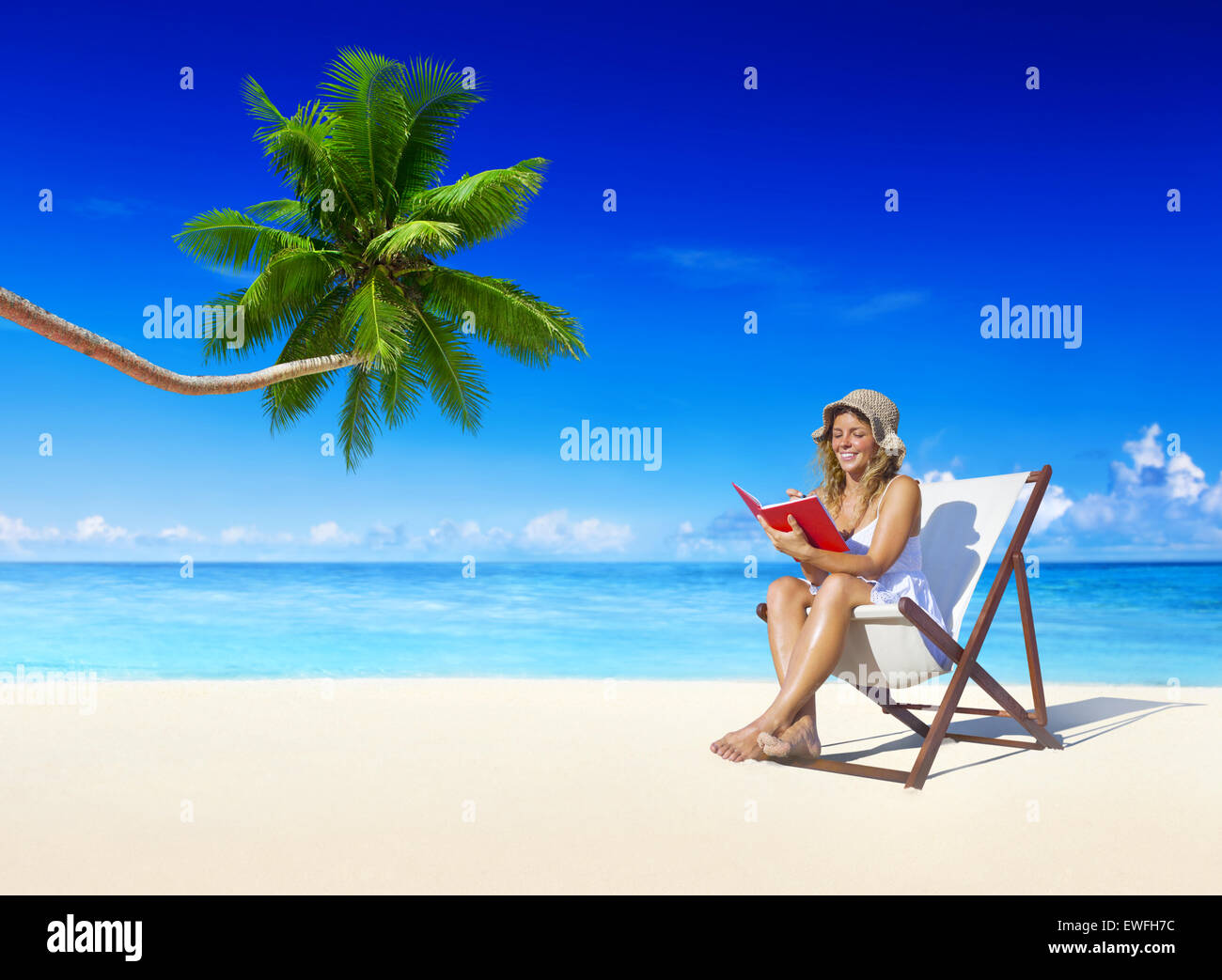 Frau am Strand entspannen. Stockfoto