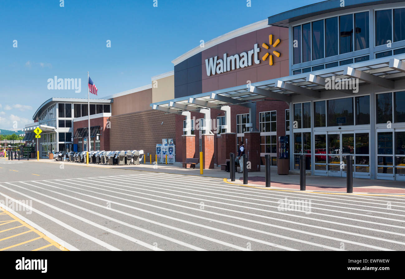 Walmart Lebensmittel Supermarkt oder Superstore in Haymarket, Virginia, USA Stockfoto
