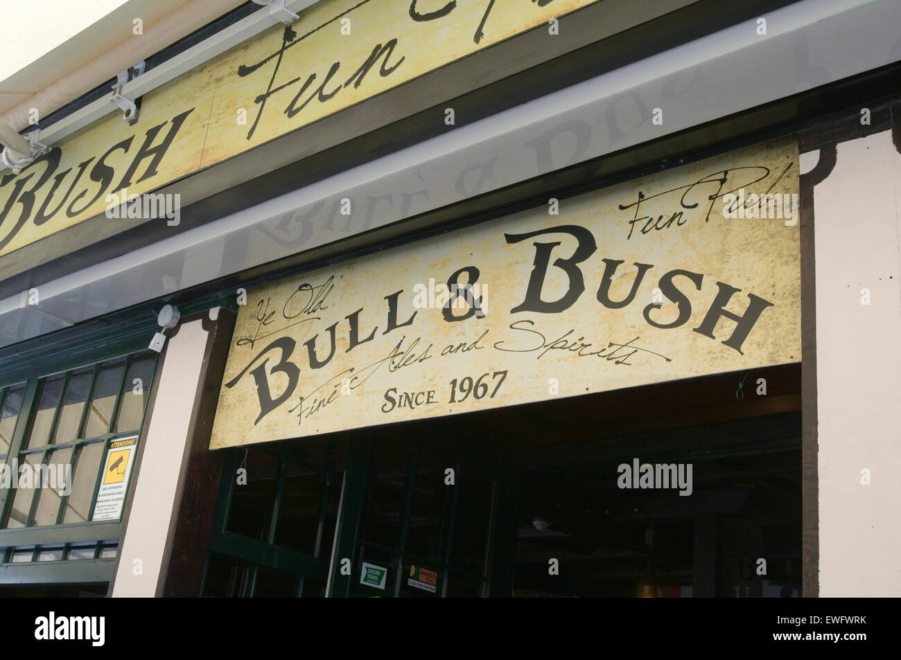 Bull und Bush Kneipe Kneipen Bar bars ungewöhnliche Namen lustig Stockfoto