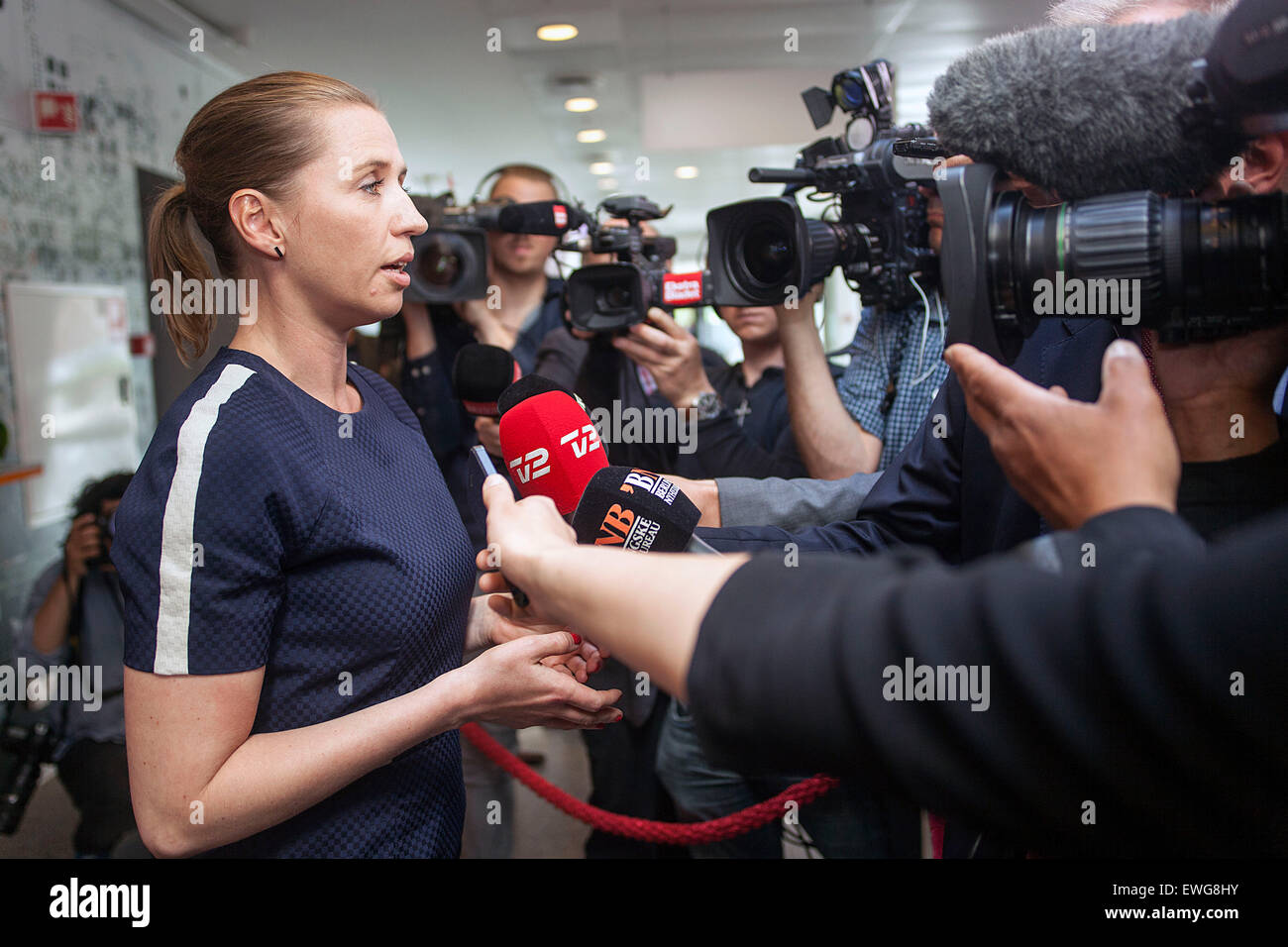 Kopenhagen, Dänemark, 20. Juni 2015: Die dänische Socialdemokraterne (gelesen: der Sozialdemokrat) Vorstand wählt Frau Mette Frederiksen als ihren neuen Vorsitzenden, Helle Thorning-Schmidt Rücktritt Freitag. Frau Frederiksen ist Justizminister handeln. Stockfoto