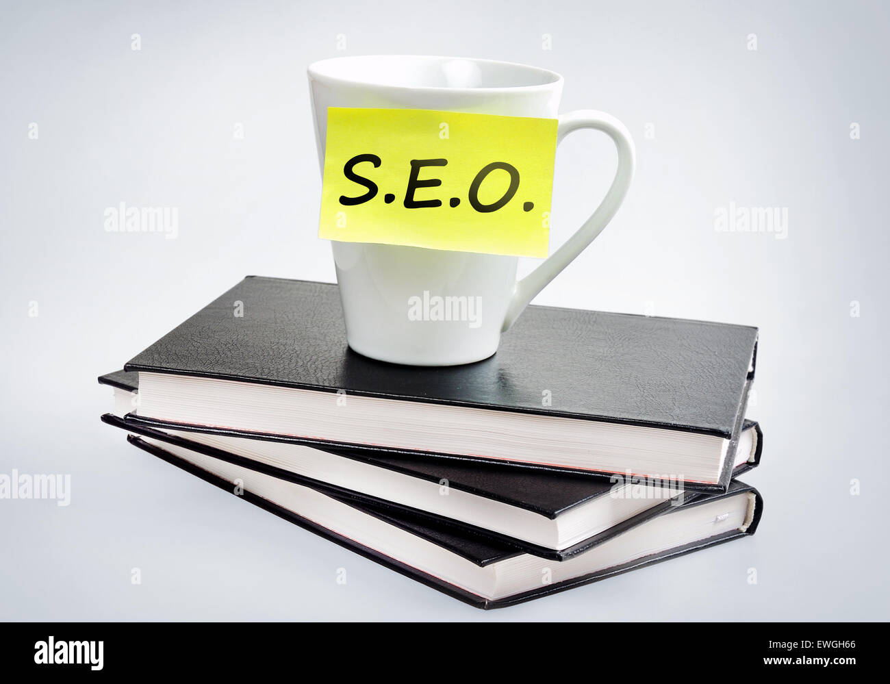 SEO Wort auf grauem Hintergrund Stockfoto