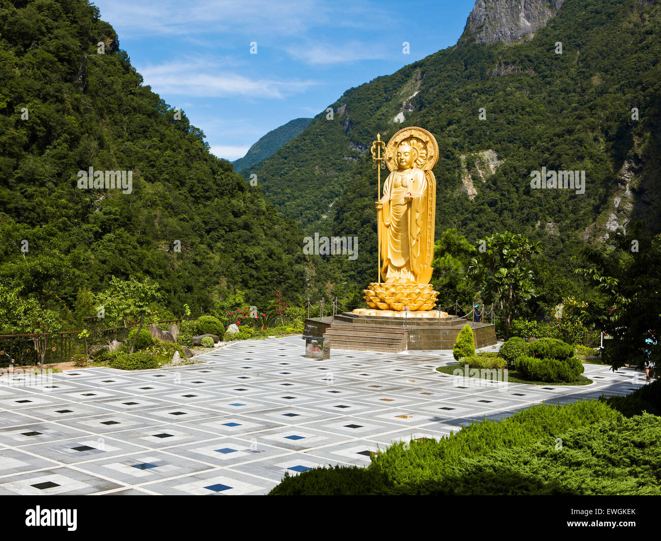 TI-Tsang-Statue im Tempel Hsiang-Te in der Taroko-Schlucht, Taiwan Stockfoto