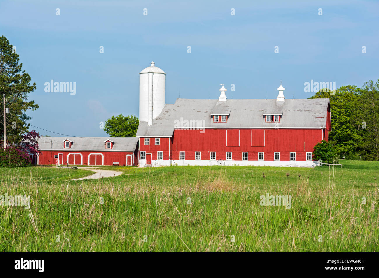 Wisconsin, Door County, rote Scheune Ansicht von der Autobahn Stockfoto