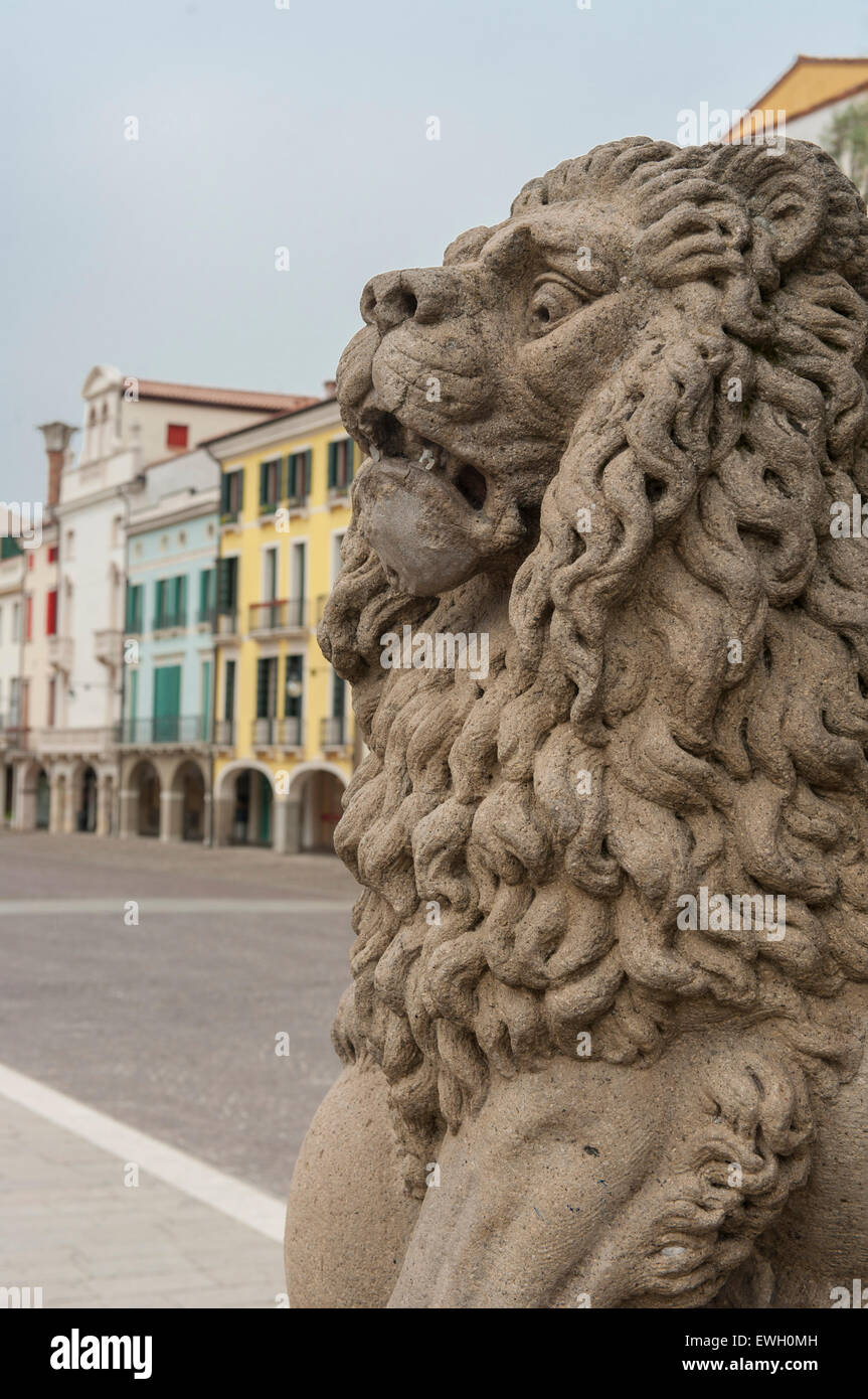 Piazza Maggiore mit der Löwe von Venedig, dem Hauptplatz der historischen Este, Veneto, Italien Stockfoto