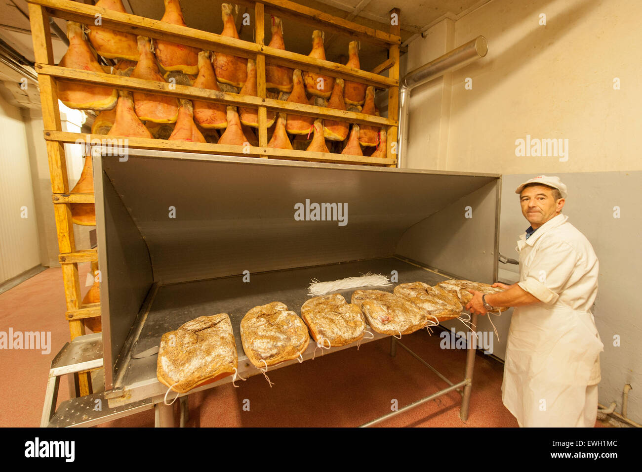 Die Salumeria Fontana in Este ist ein traditioneller Hersteller von Prosciutto Veneto Berico Siedlungskern (roher Schinken) und anderen einheimischen Fleisch Stockfoto