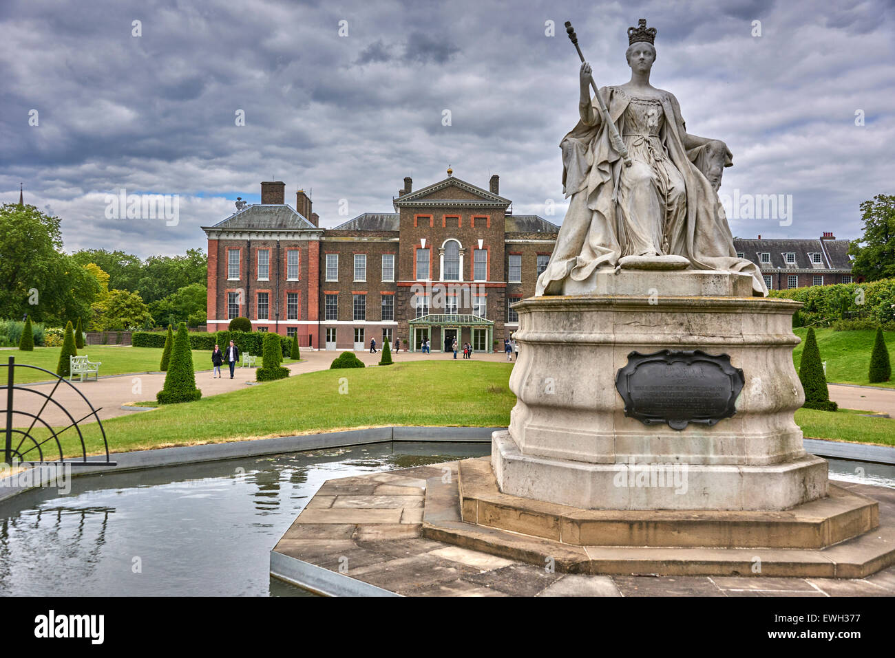 Kensington Palace ist eine königliche Residenz inmitten der Kensington Gardens, Royal Borough of Kensington und Chelsea in London Stockfoto