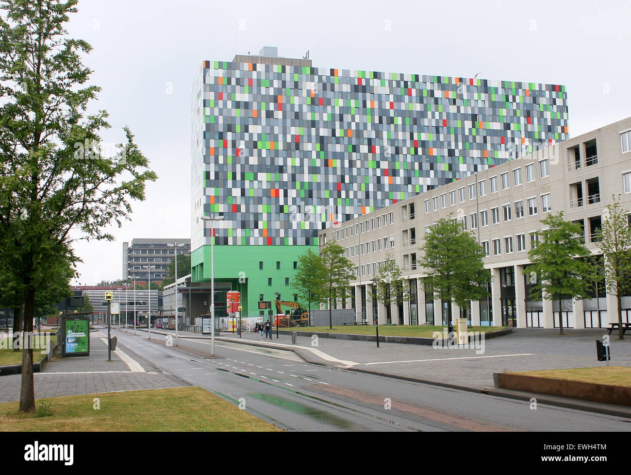 Universitätsgebäude und studentisches Wohnen "Casa Confetti" (2008) auf De Uithof Campus Utrecht, Niederlande. Stockfoto