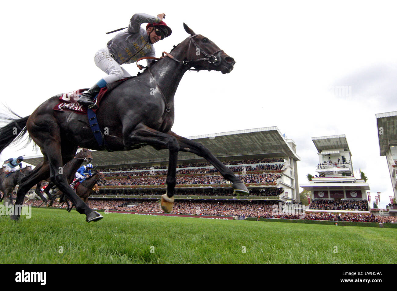 Paris, Frankreich, Jockey Thierry Jarnet gewinnt mit der Stute Treve der Prix de l ' Arc de Triomphe Stockfoto