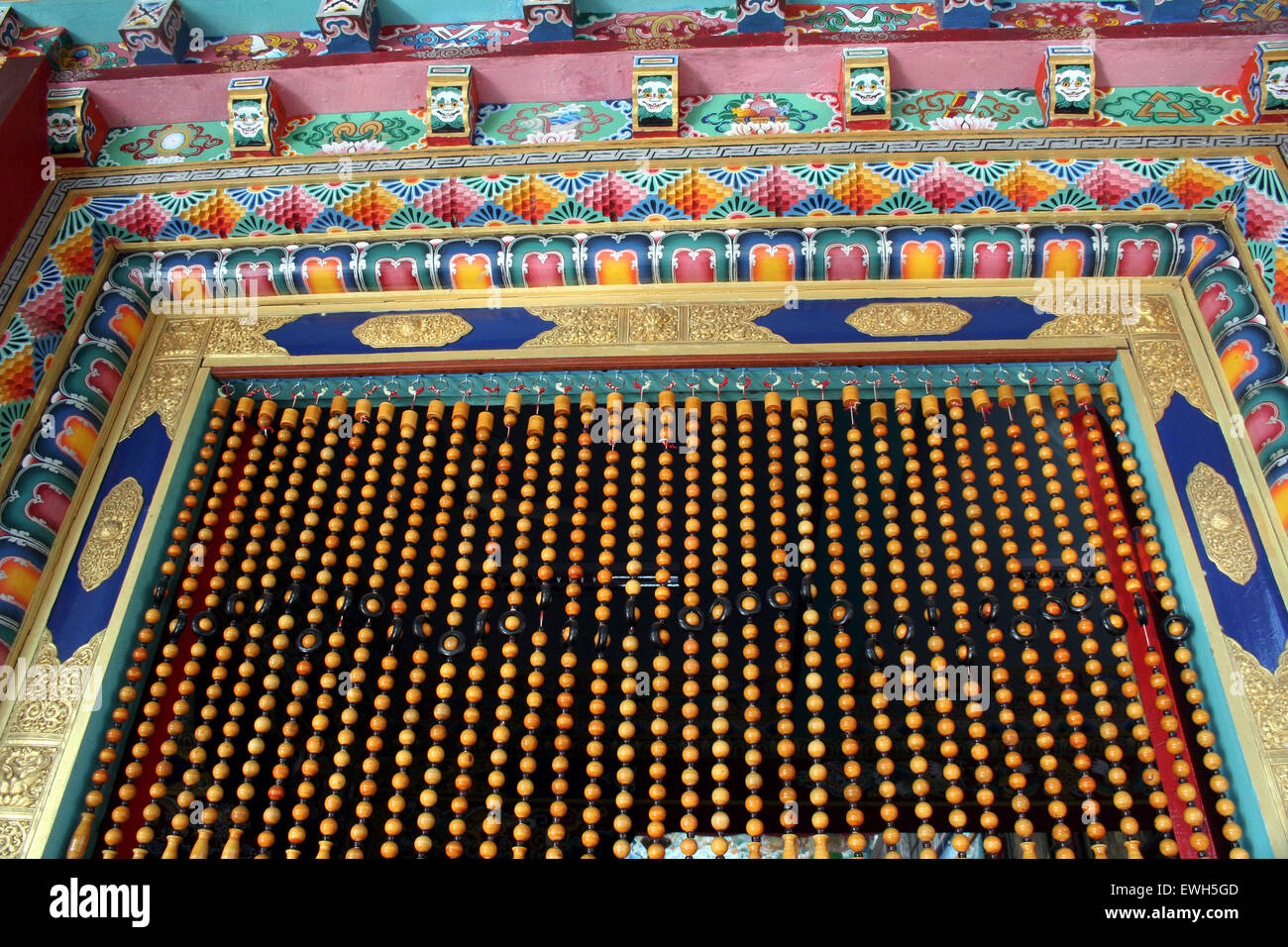 Eine schön gestaltete Türrahmen und Perlenvorhang Stockfoto