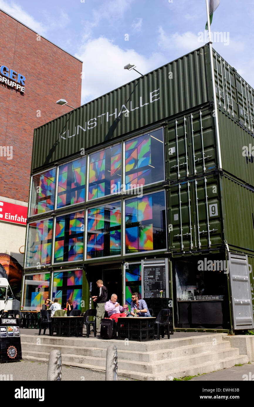 Platoon Kunsthalle Kunstzentrum erbaut von Containern im Prenzaluer Berg in Berlin Deutschland Stockfoto