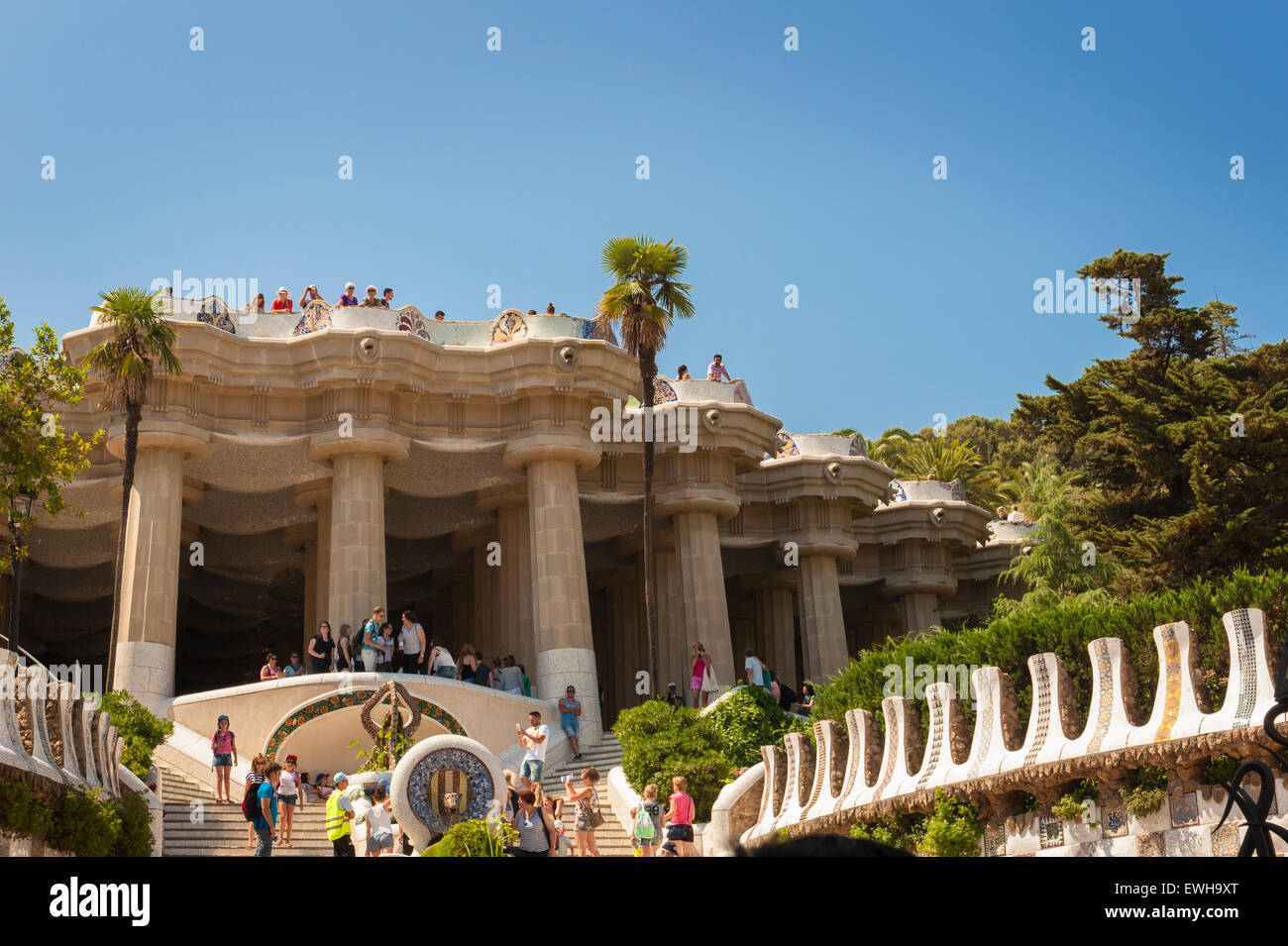 EINGANG PARC GÜELL (Parc Güell) in Barcelona, Spanien. Gestaltet von Antonio Gaudi Stockfoto