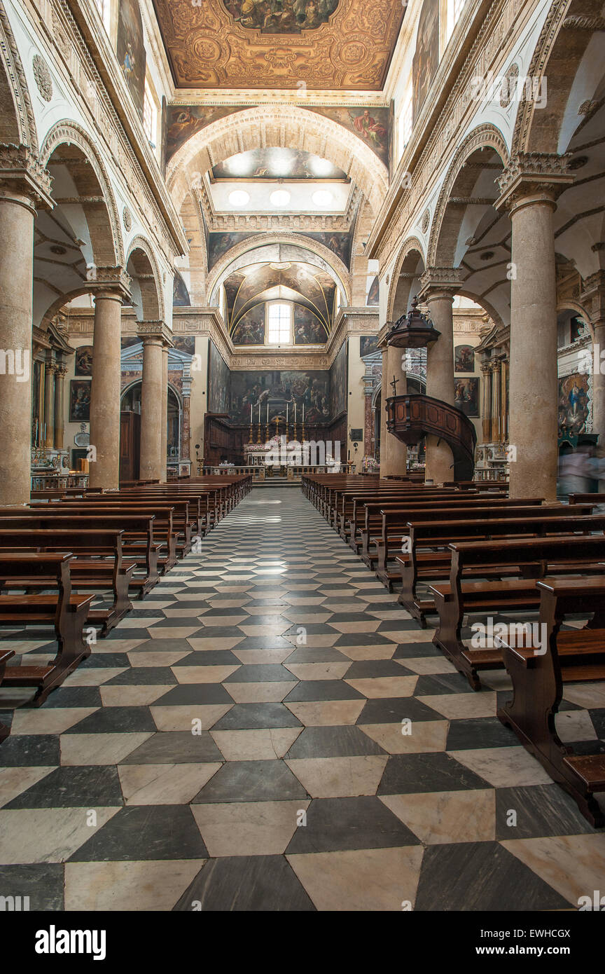 Apulien-Salento-Gallipoli-Kathedrale der ganze, Innenraum Stockfoto