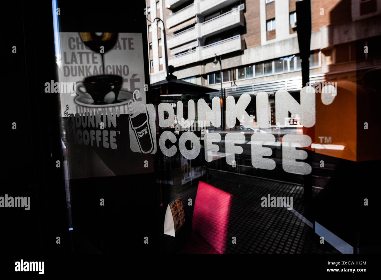 Dunkin Kaffee in Málaga, Spanien. Stockfoto