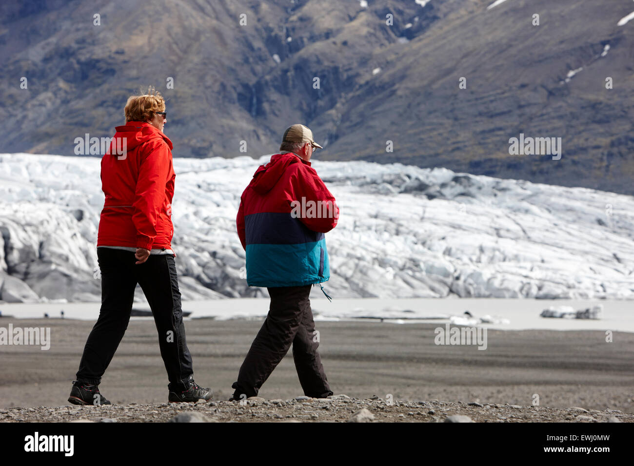Senior Tourist paar am Gletscher Vatnajökull-Nationalpark Skaftafell in Island Stockfoto