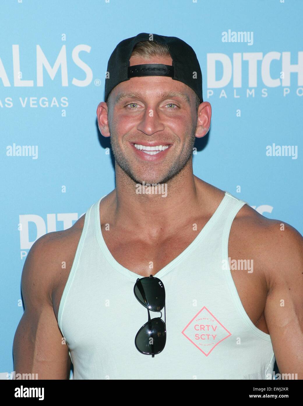 Las Vegas, NV, USA. 26. Juni 2015. Cody Sattler im Ankunftsbereich für Reality-TV-Stars von ABC ist der BACHELOR IN PARADISE Host Graben Fridays, Palms Pool & Dayclub, Las Vegas, NV 26. Juni 2015. Bildnachweis: James Atoa/Everett Collection/Alamy Live-Nachrichten Stockfoto