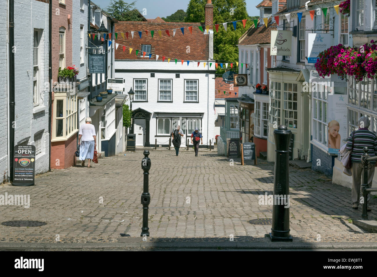 Kopfsteinpflaster-Straße in Hampshire Stadt von Lymington Stockfoto