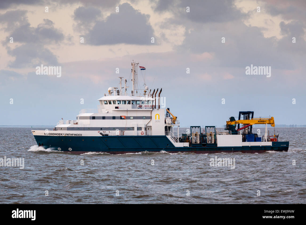Offshore-Dive Unterstützung Schiff, Noordhoek Pathfinder, durchführen UXO (Blindgänger) Tauchen Operationen Stockfoto