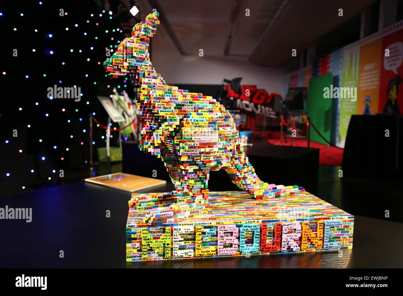 Sydney, Australien. 27. Juni 2015. Die Ziegel Mann Lego Ausstellung in Sydney Town Hall. Im Bild: Melbourne Signatur bauen, indem Ryan McNaught (und alle, die nach Melbourne Ziegel Mann Erfahrung kam!). Bildnachweis: Richard Milnes/Alamy Live-Nachrichten Stockfoto