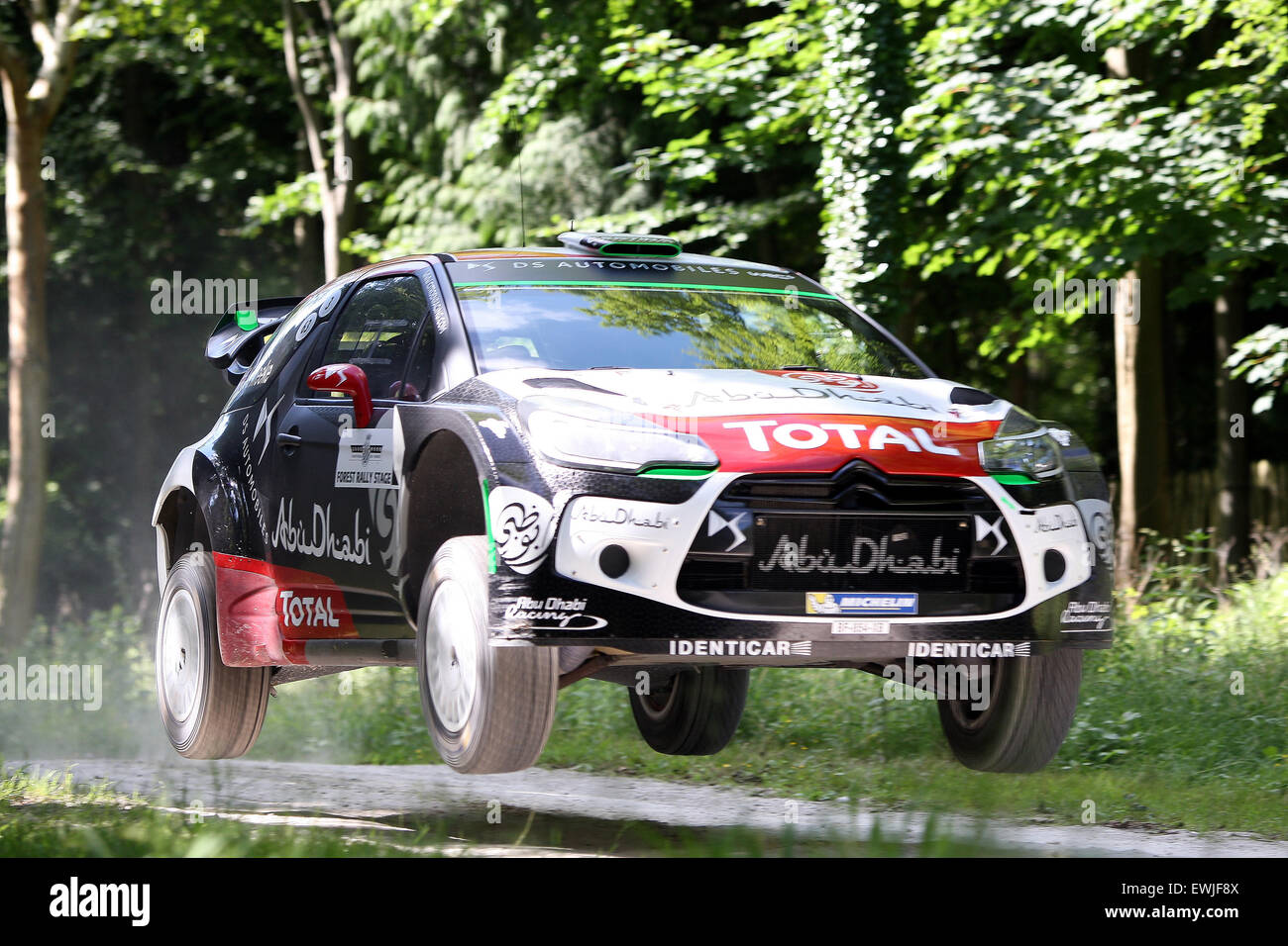 Goodwood, West Sussex, UK. 27. Juni 2015. Kris Meeke WRC beim Goodwood Festival of Speed, Goodwood, UK, 27. Juni 2015 Credit: Rallye-Pics.com/Alamy Live-Nachrichten Stockfoto