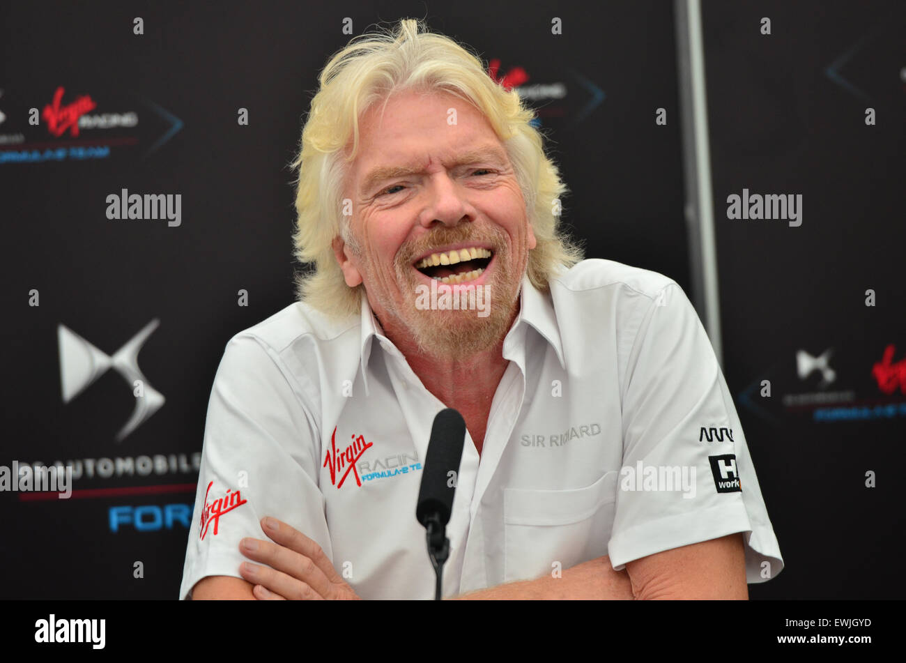 London, UK. 27. Juni 2015. Sir Richard Branson in London Formel-e Grand Prix auf den Straßen von Battersea Park, London. Samstag, 27. Juni 2015. Bildnachweis: Kevin Bennett/Alamy Live-Nachrichten Stockfoto