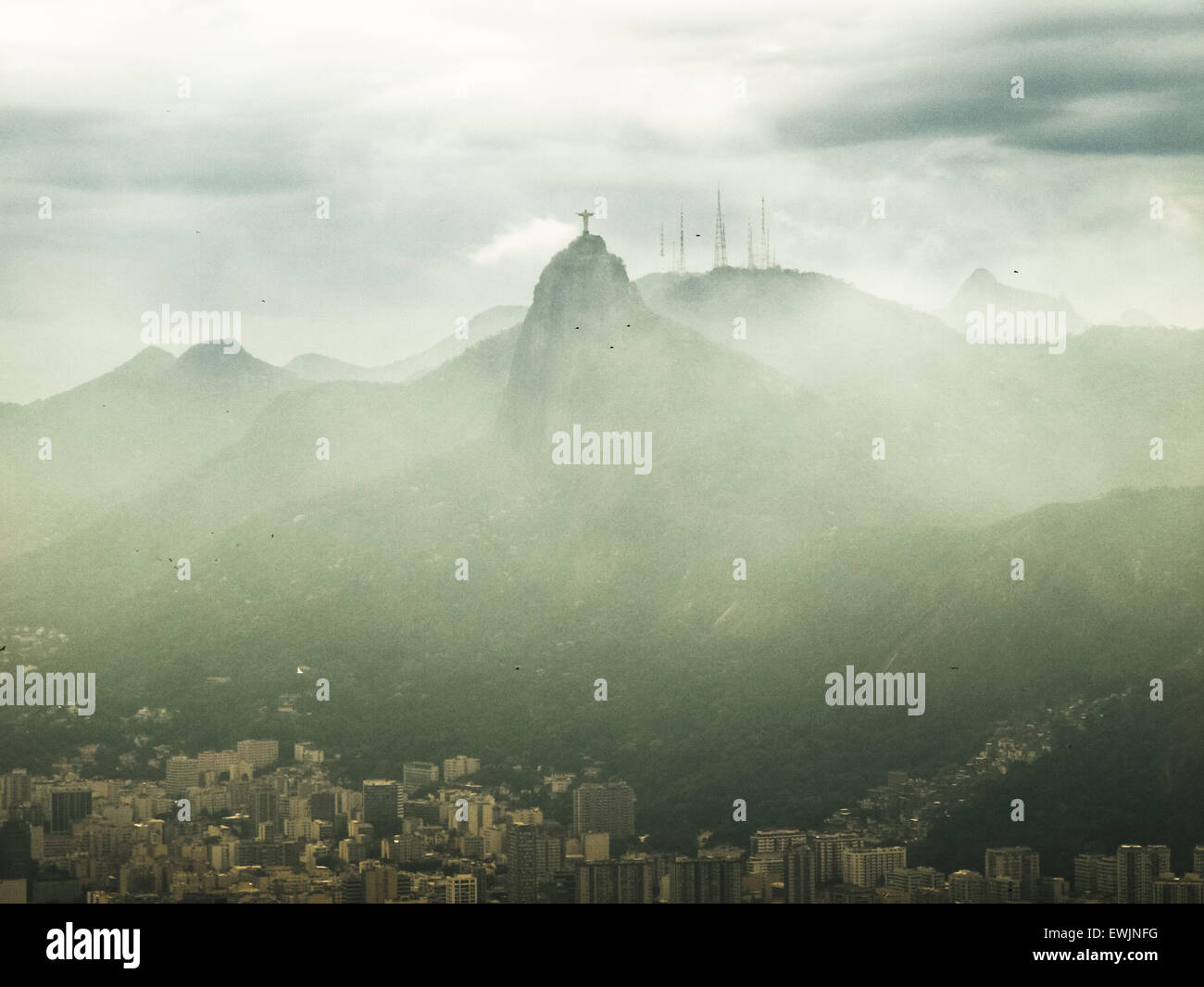 Blick vom Pao Acucar zum Corcovado mit Statue Cristo Redentor, Brasilien, Rio De Janeiro Stockfoto