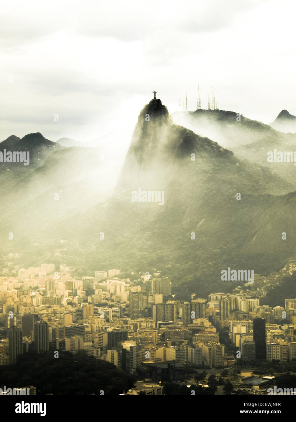 Blick vom Pao Acucar zum Corcovado mit Statue Cristo Redentor, Brasilien, Rio De Janeiro Stockfoto