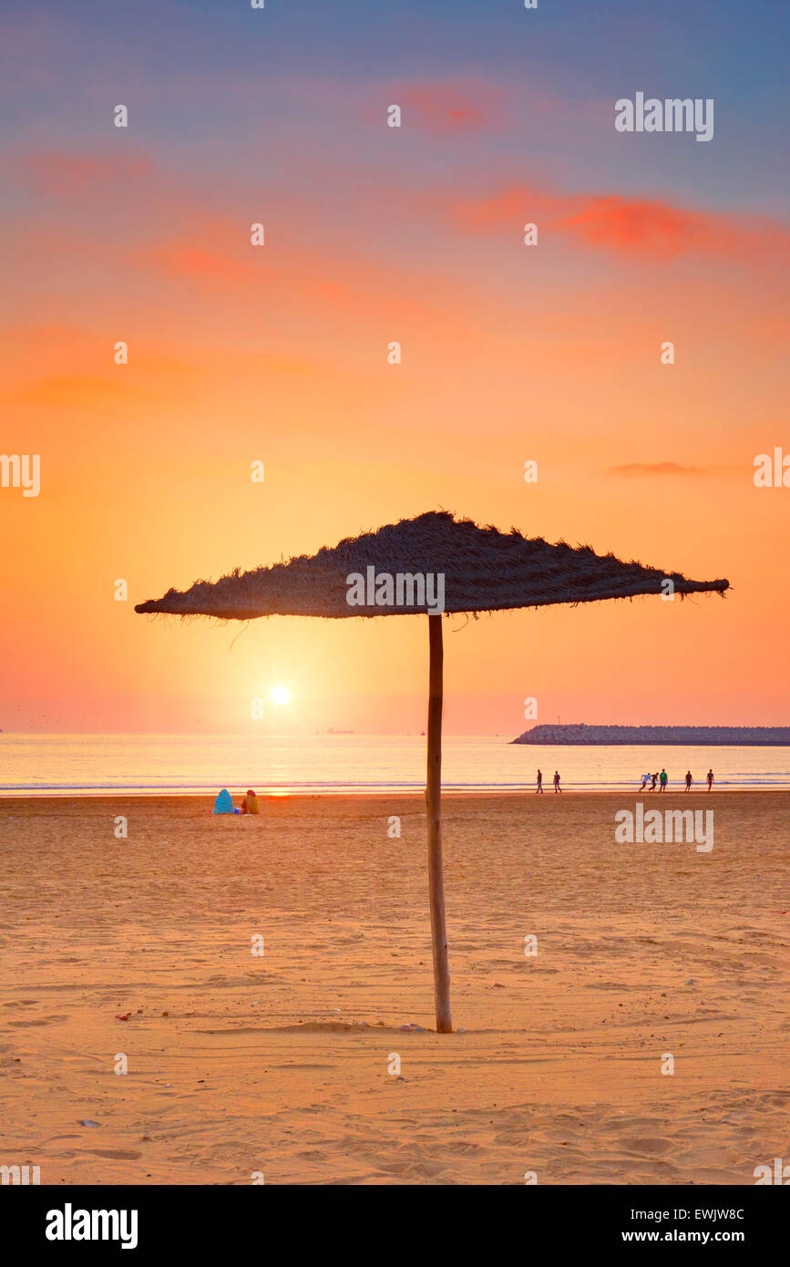 Sonnenuntergang am Strand von Agadir, Marokko, Afrika Stockfoto