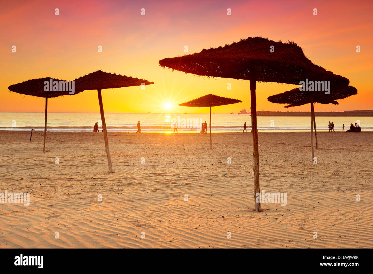 Strand von Agadir bei Sonnenuntergang, Marokko, Afrika Stockfoto