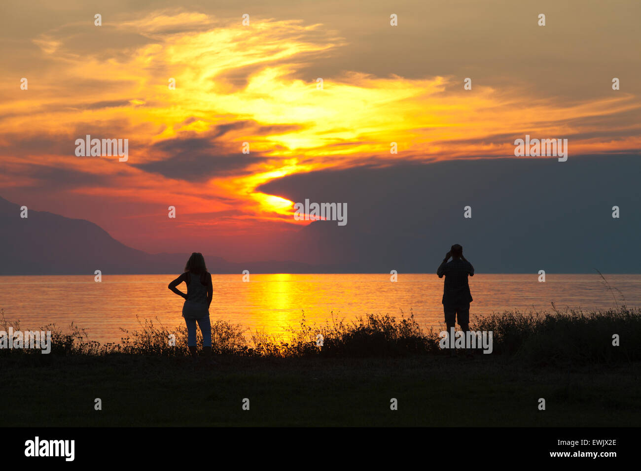Sonnenuntergang gesehen von Myrina Blick auf Berg Athos, Lemnos (Limnos) Insel, griechische Inseln, Nord-Griechenland, Ägäis Stockfoto