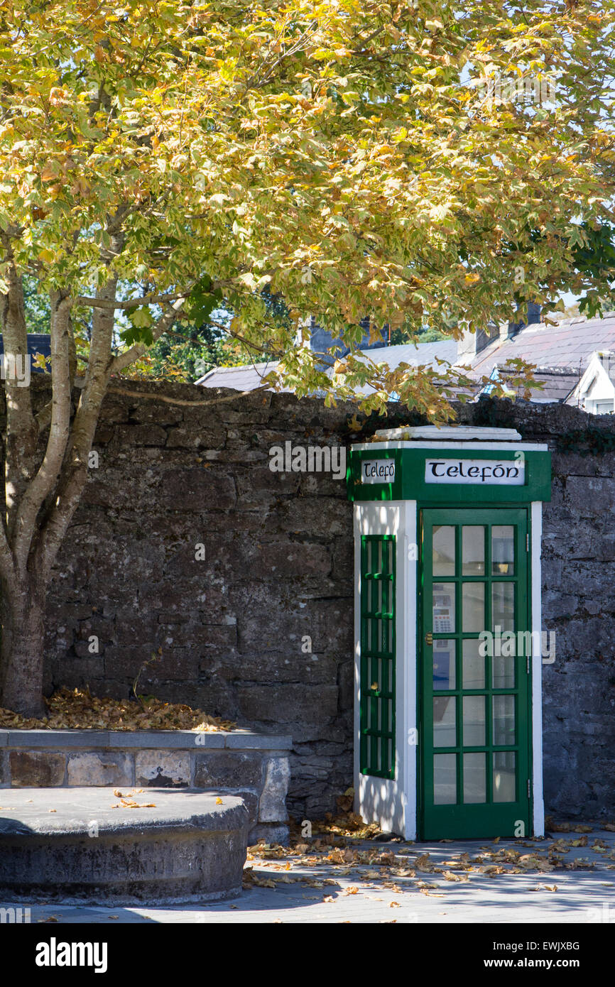 Irische Telefonzelle in Cong, Irland Stockfoto