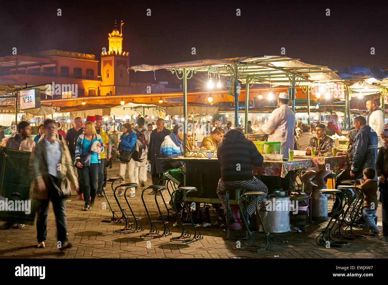 Lokalen Restaurant am Djemaa el-Fna-Platz, Marrakesch, Marokko, Afrika Stockfoto