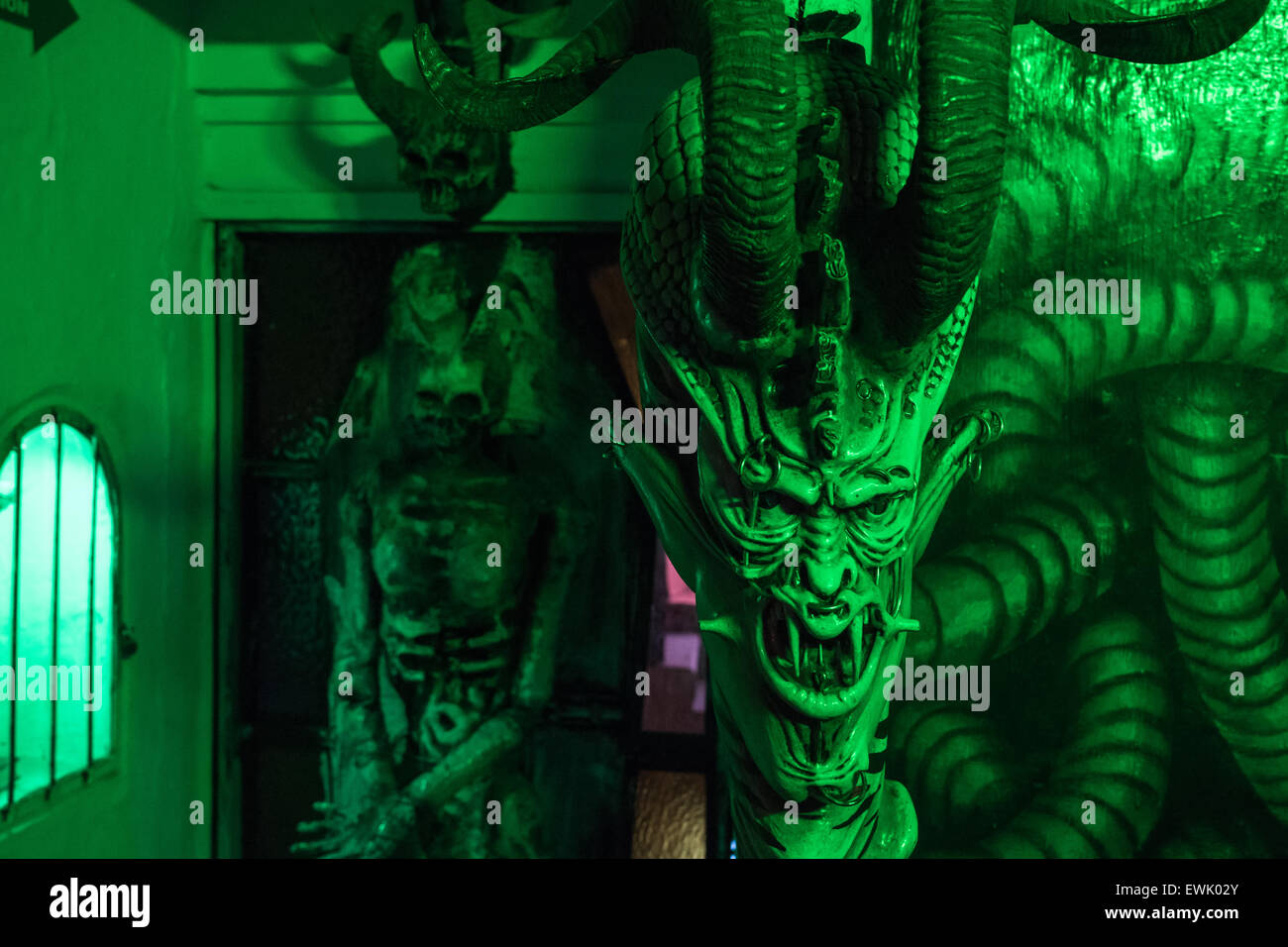 Gotische Vipon bei Prohibido Museo de Arte Extremo in Cuenca, Ecuador. Stockfoto