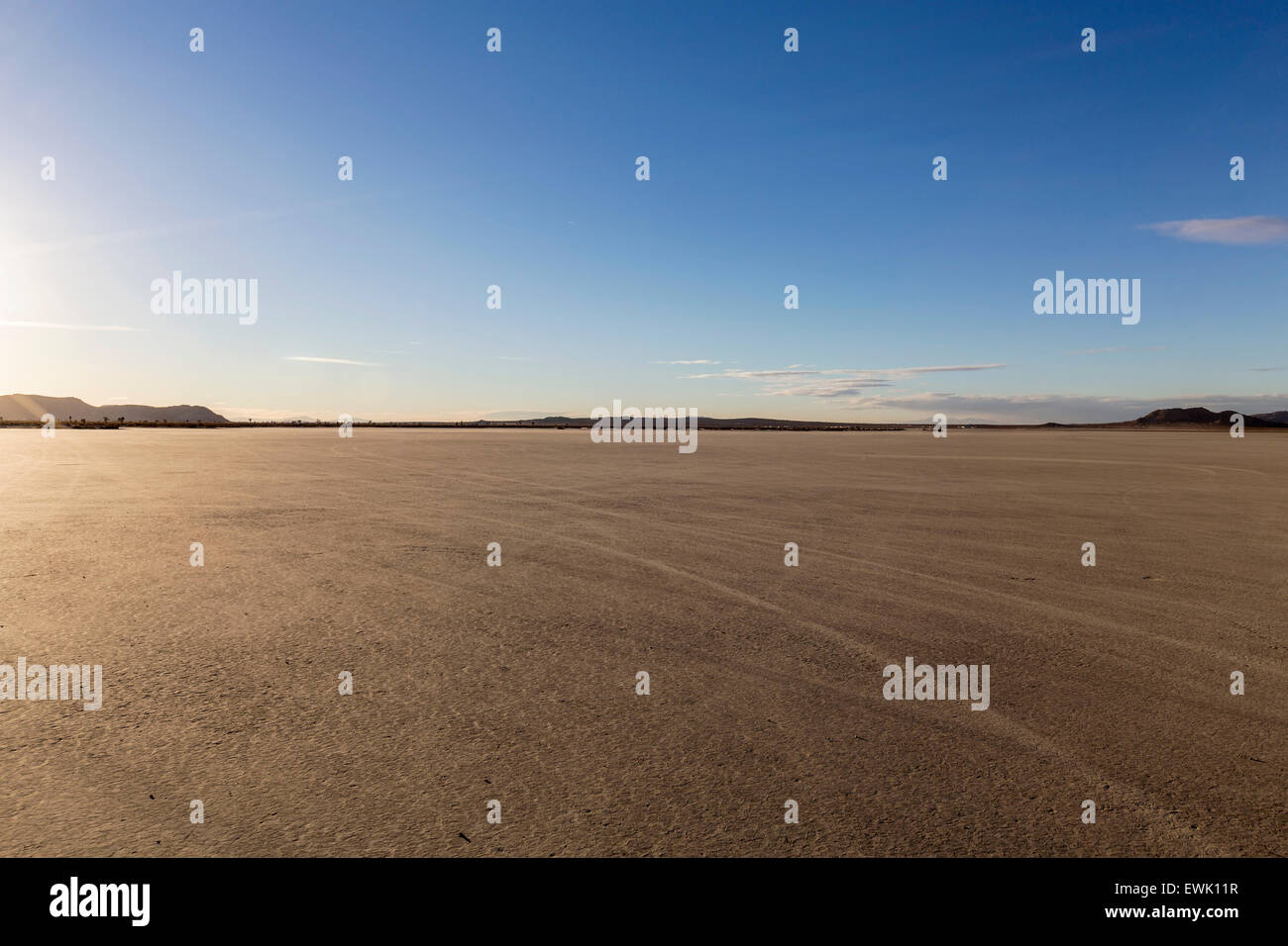 El Mirage dry Seegrund in der kalifornischen Mojave-Wüste. Stockfoto