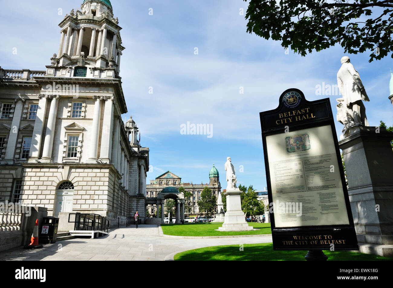 Der Belfast City Hall ist das bürgerliche Gebäude von Belfast City Council. Das Hotel liegt in Donegall Square, Belfast, Nordirland.  UK Stockfoto