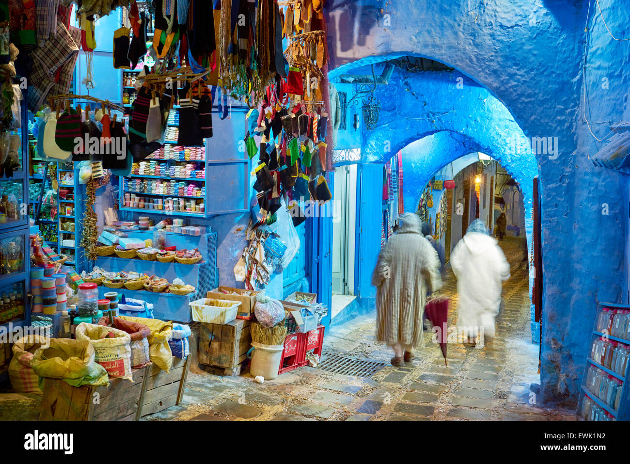 Blau gestrichene Wände in alte Medina von Chefchaouen, Marokko, Afrika Stockfoto