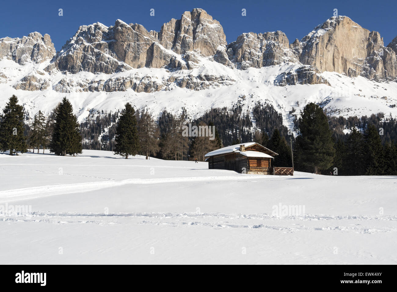Skipiste in den Dolomiten in der Nähe von Berg Rosengarten Stockfoto
