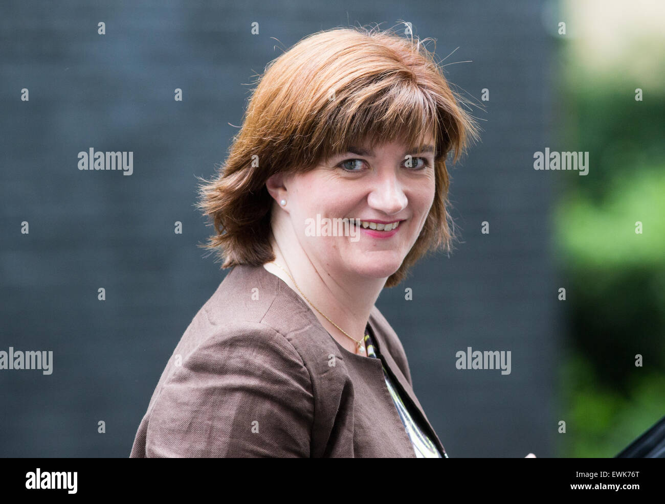 Nicky Morgan, Staatssekretär für Bildung, an Nummer 10 Downing Street für eine Kabinettssitzung Stockfoto