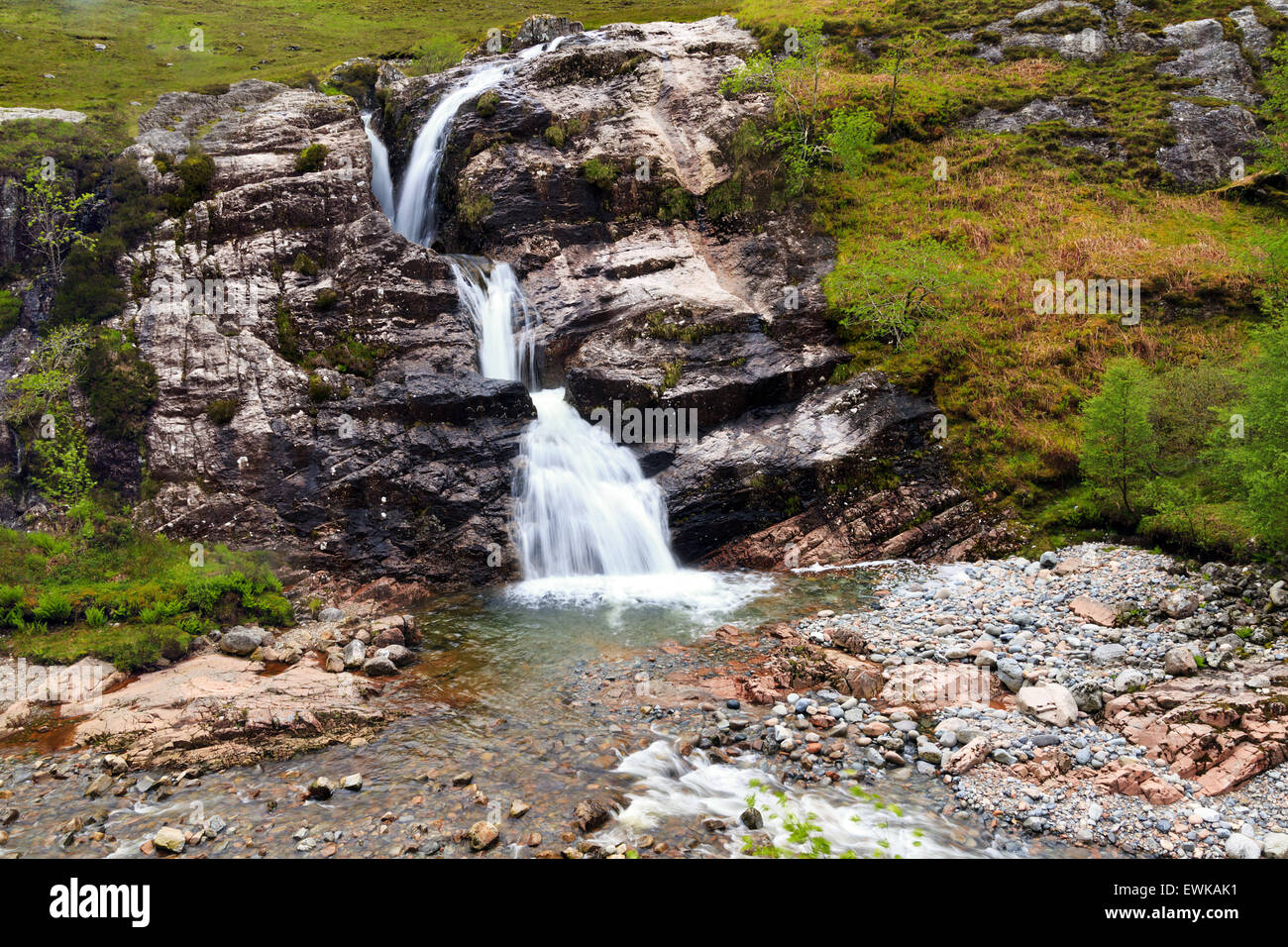 Wasserfall am Pass von Glen Coe, Schottland Stockfoto