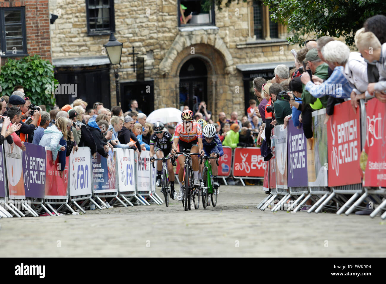 Elizabeth Armitstead (Boels Dolmans Cycling Team) führt das Feld in der 2015 Womans National Road Race Championships Stockfoto
