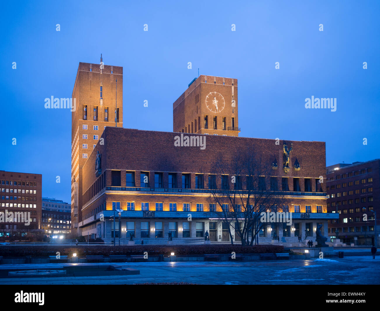 Oslo City Ratsgebäude in einem Wintertag in der Abenddämmerung Stockfoto