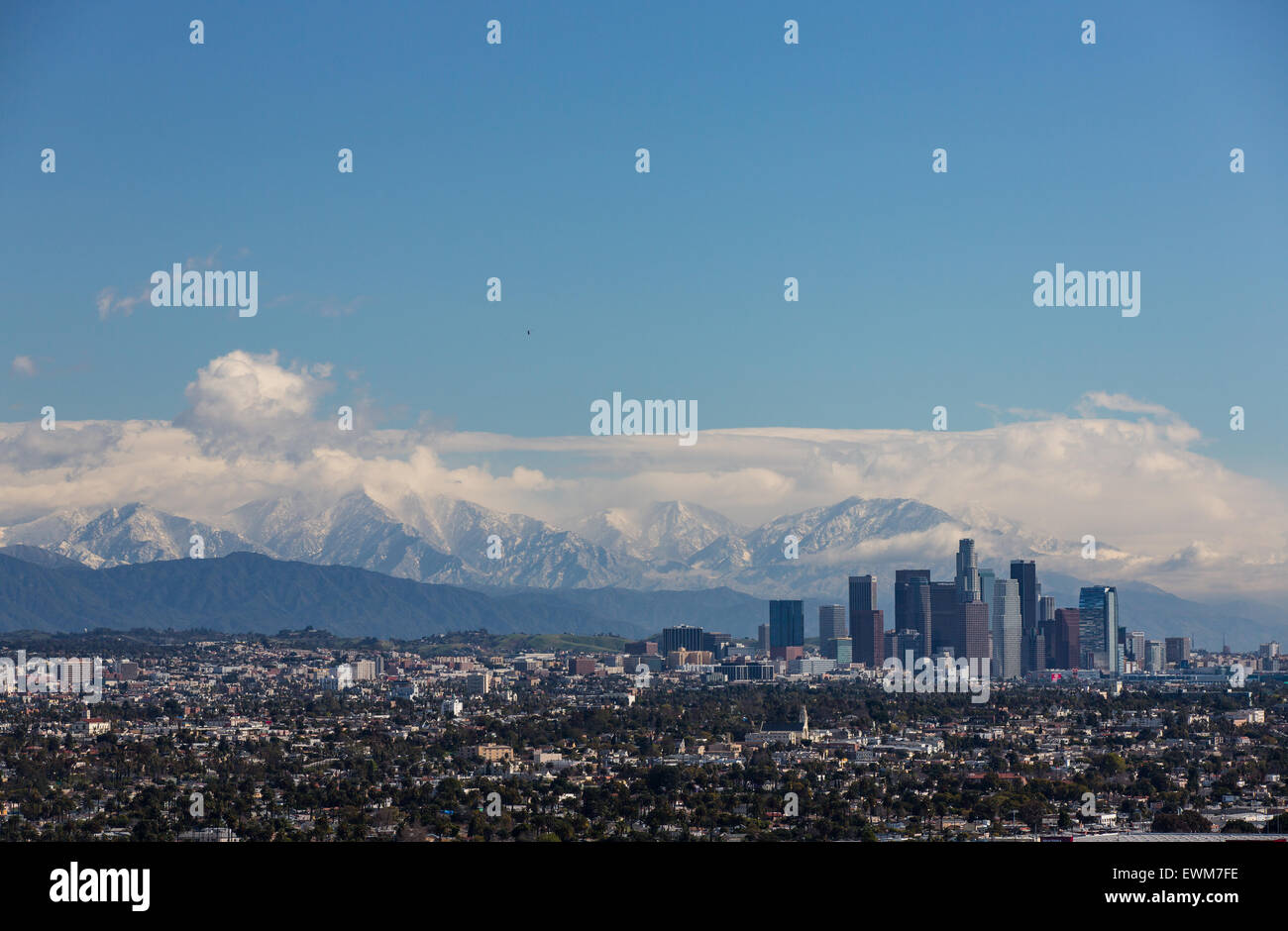 Ein Blick auf Downtown Los Angeles von Baldwin Hills Aussichtspunkt. Stockfoto