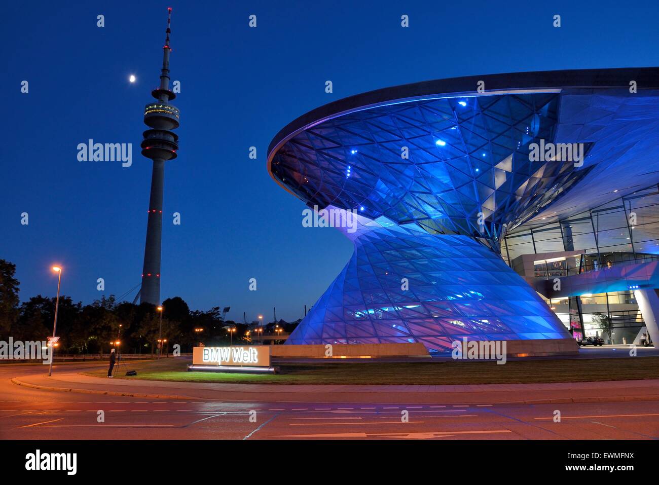 BMW Welt im Abendlicht, München, Bayern, Deutschland Stockfoto