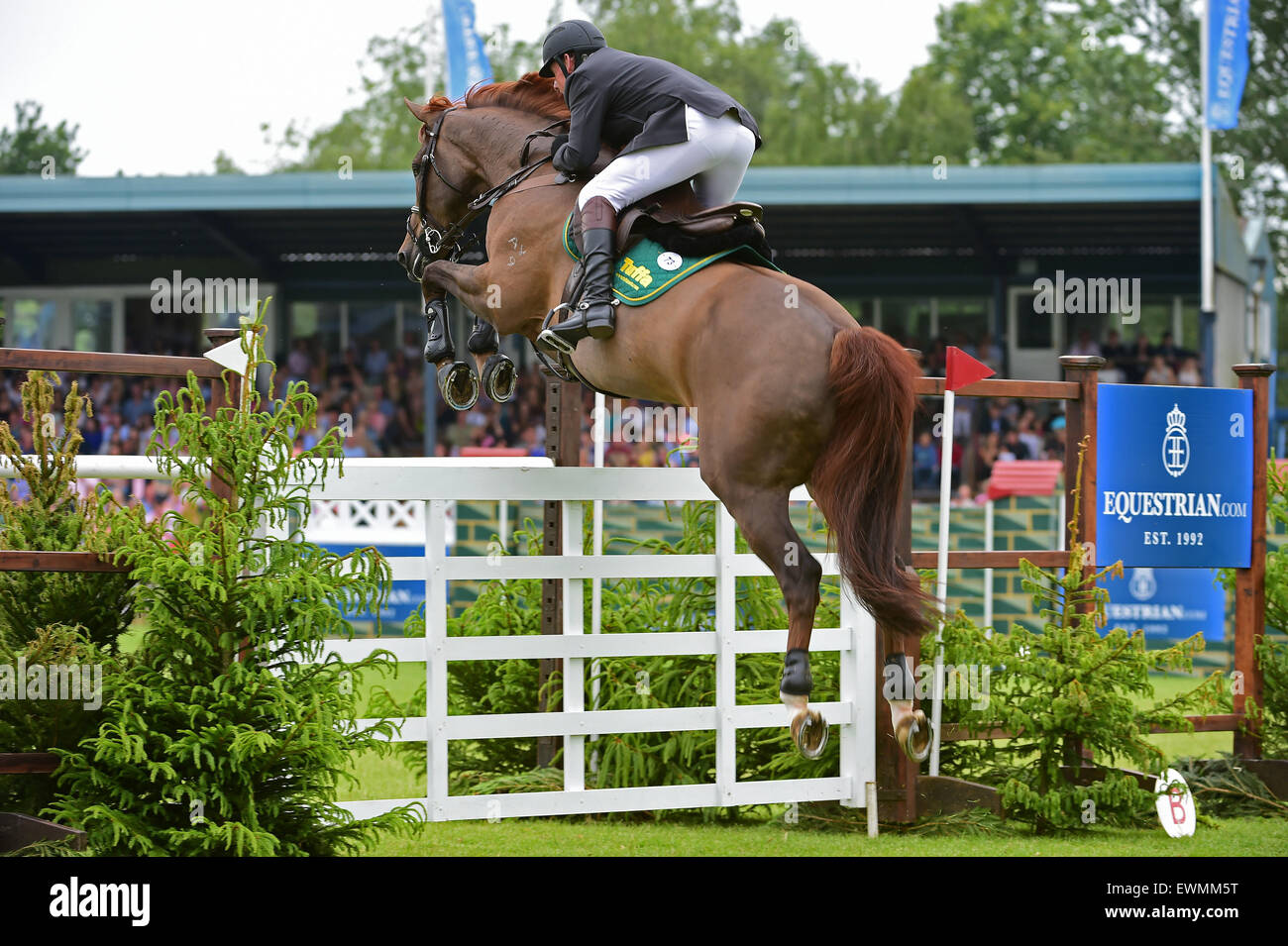 Hickstead, UK. 28. Juni 2015. Das Equestrian.com Hickstead Derby treffen. Tim Stockdale (GBR) Reiten Erasmus VD Heffinck Credit: Action Plus Sport/Alamy Live News Stockfoto