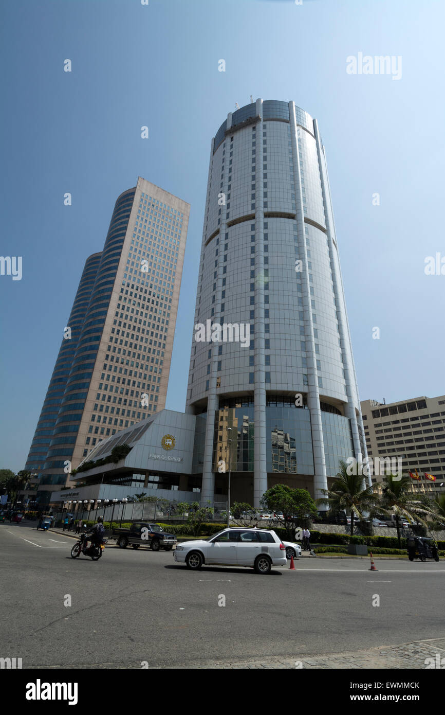 Das runde Gebäude ist die Bank of Ceylon Hauptsitz in Mawatha, Colombo, Sri Lanka neben der Bank ist die Stockfoto