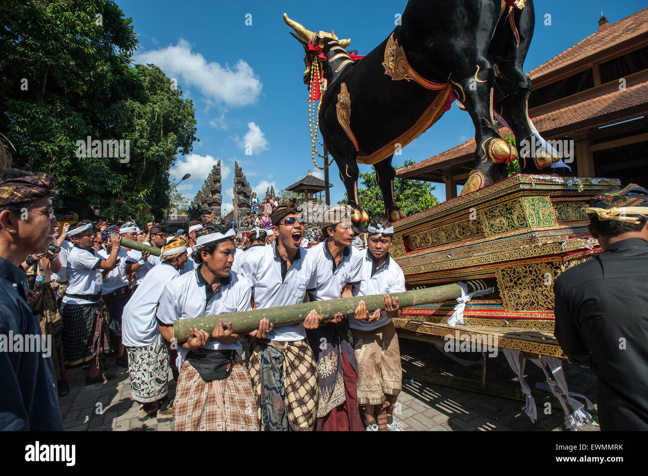 Trauerfeier für Tjokorda Putra Dharma Yudha in Ubud, Bali, Indonesien, 28.07.2012. Stockfoto